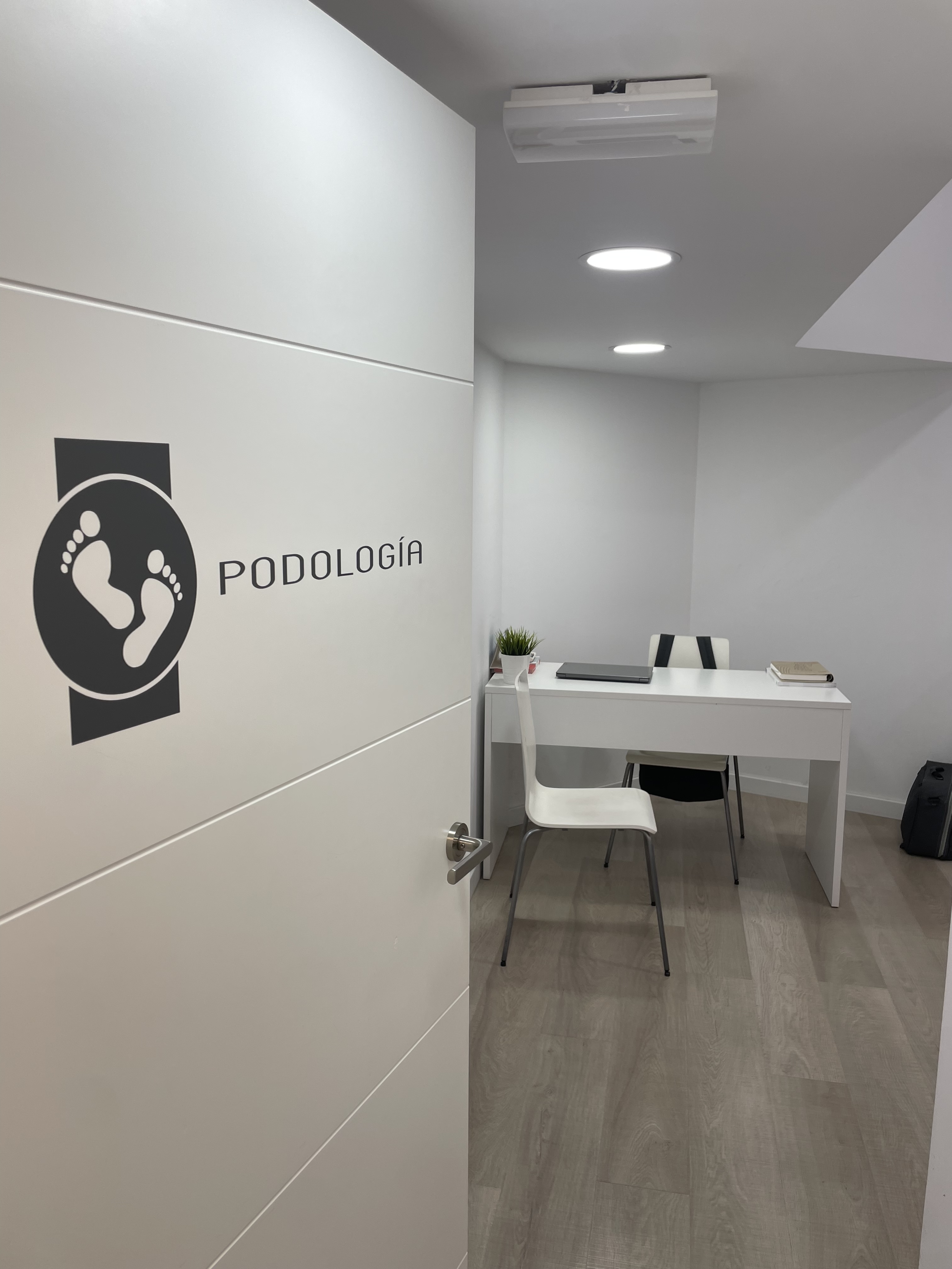 Consulta de podología moderna y profesional